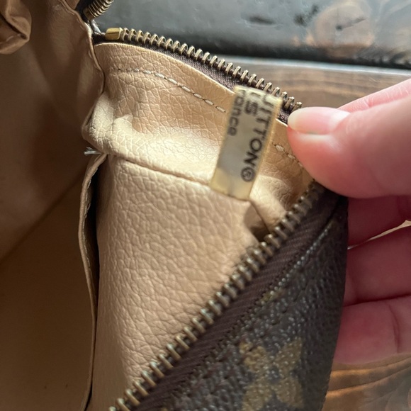 Vintage Louis Vuitton Trousse Toiletry 28 -Pre date code use - Picture 14 of 15